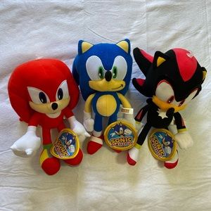 12in Sonic Plush Lot. Sonic, Shadow, Knuckles